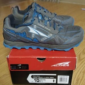 Pair of me s size 10 Altra Line Peak 4 RSM
